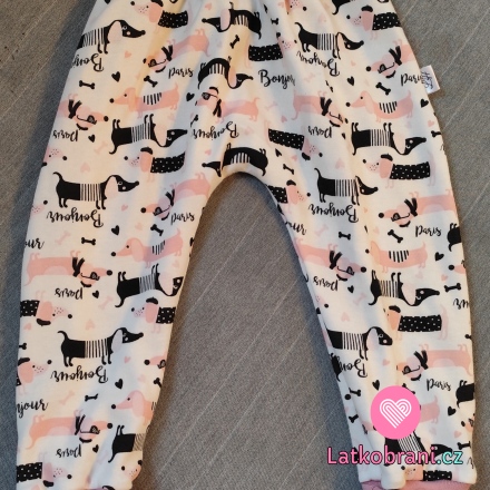 Tepláčky s kulatým sedem na spaní 