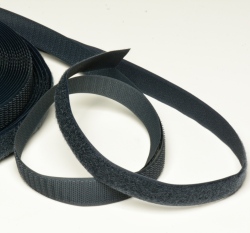 Suchý zip 20 mm tmavě šedý