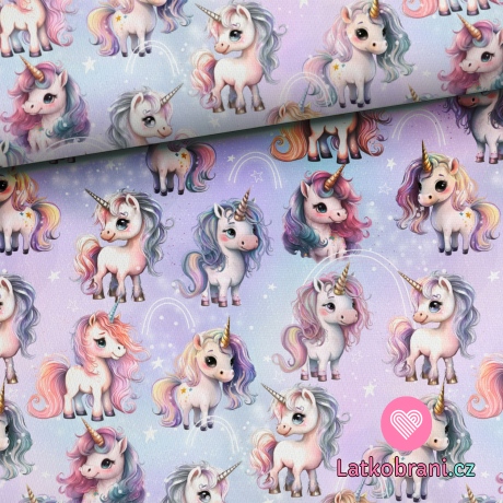 Úplet potisk jednorožci na magickém nebi