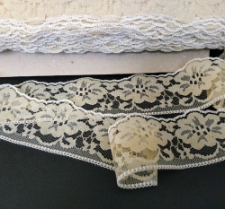 Krajka silonová tělová kytičky 47 mm 