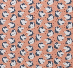 Úplet potisk šťastní koníci mezi nepravidelnými puntíky na růžové