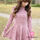 Úplet potisk koloušek mezi větvičkami na růžové