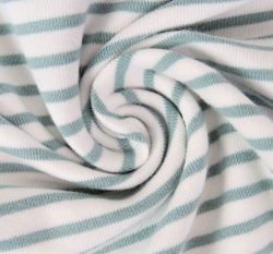 Úplet bílo - starozelené proužky