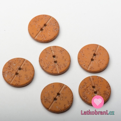 Knoflík kulatý, hnědý s "rýhou" uprostřed