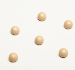 Knoflík oblý, lesklý béžový