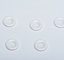 Knoflík čtyřdírkový, bílý 19mm