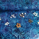 Mix knoflíčků na tmavě modré s kapkami