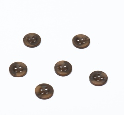 Knoflík kulatý, matný, hnědý s vystouplým okrajem