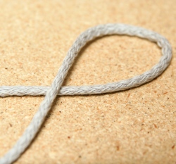 Šňůra kulatá oděvní bavlna 4 mm světle šedá