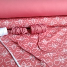 Včelky v růžovém