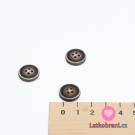 Knoflík,kulatý, čtyřdírkový, tmavě hnědý s bílým detailem