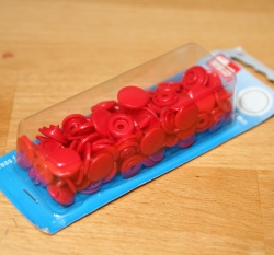 Patentky plastové Color snaps červené