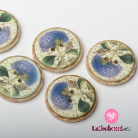 Knoflík imitace dřeva potisk hortenzie na bílé