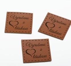 Štítek na oblečení 