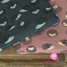 Úplet potisk ježečci v klubíčku na antracitové