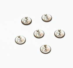 Knoflík šedý kulatý, dětský zajíček na bílé