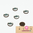 Knoflík šedý kulatý, dětský modré auto na bílé