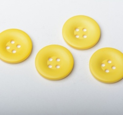 Knoflík hladký, lesklý žlutý