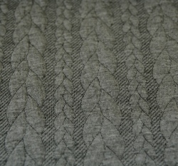 Pletenina copánky šedá střední melé