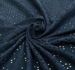 Úplet s dírkovanou výšivkou (madeira)  jednobarevný námořnicky modrý