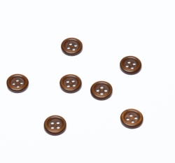 Knoflík kulatý, lesklý, bronzový s vystouplým okrajem