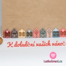 Knoflík ve tvaru domečku se srdíčkem červený