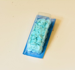 Patentky plastové Color snaps světle tyrkysové