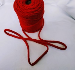 Šnůra kulatá oděvní PES 7 mm tmavě červená