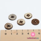 Knoflík z kokosu, čtyřdírkový oboustranný