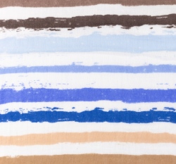 Dvojitá gázovina / mušelín malované proužky do modra na bílé