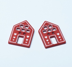 Knoflík ve tvaru domečku se srdíčky červený