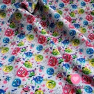 Teplákovina potisk drzí smajlíci na šedém podkladu s barevnými kaňkami