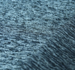 Svetrovina do modro-šedé melé