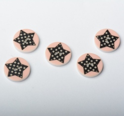 Knoflík kulatý, dětský, růžový s puntíkatou hvězdičkou