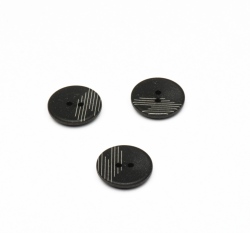 Knoflík kulatý, matný, černý s pruhy