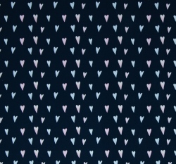 Úplet srdíčka na temně modré 