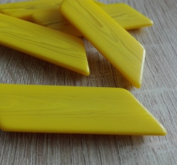 Oliva imitace dřeva, podlouhlá žlutá