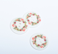 Knoflík bílý - zdobený věnečkem z růží - velký