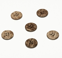 Knoflík kulatý, matný, hnědý žíhaný tmavší