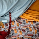 S partou koček v úpletu.. hravá trika, šatky, legíny, lehčí tepláky.. 