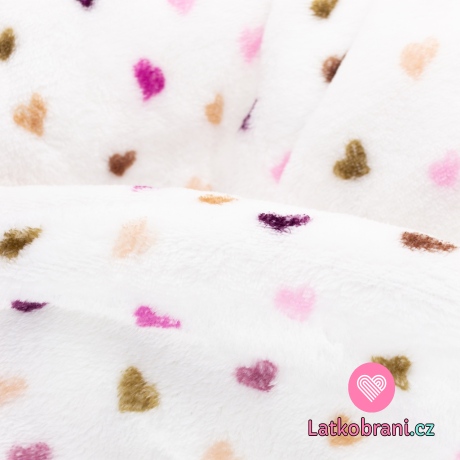 Wellness fleece malovaná srdíčka do růžova na bílé