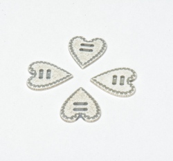 Knoflík srdíčko šedé se zdobeným okrajem - malý