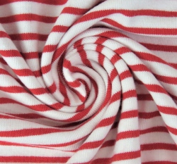 Úplet červeno - bílé proužky