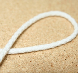 Šňůra kulatá oděvní bavlna 4 mm bílá