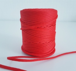 Šňůra oděvní kulatá  PES 4 mm červená