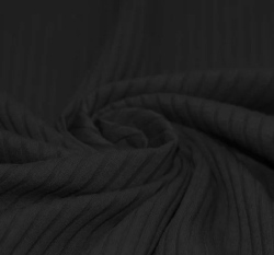 Žebrovaný jednobarevný úplet se širokými pruhy černý