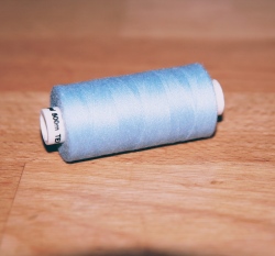 Nitě hagal - oblohově ledově modrá světlá 500 m (14x2)