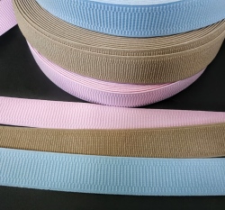 Pruženka prádlová bleděmodrá 30 mm