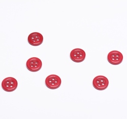 Knoflík kulatý, čtyřdírkový tmavě červený