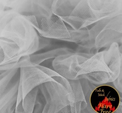 Jemný tyl světle šedý